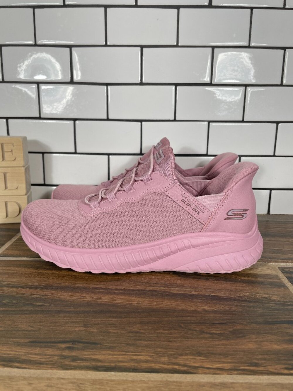 Skechers Slip-ins BOBS Sport Squad Chaos Daily Inspiration Shoes Womens 6 Wide